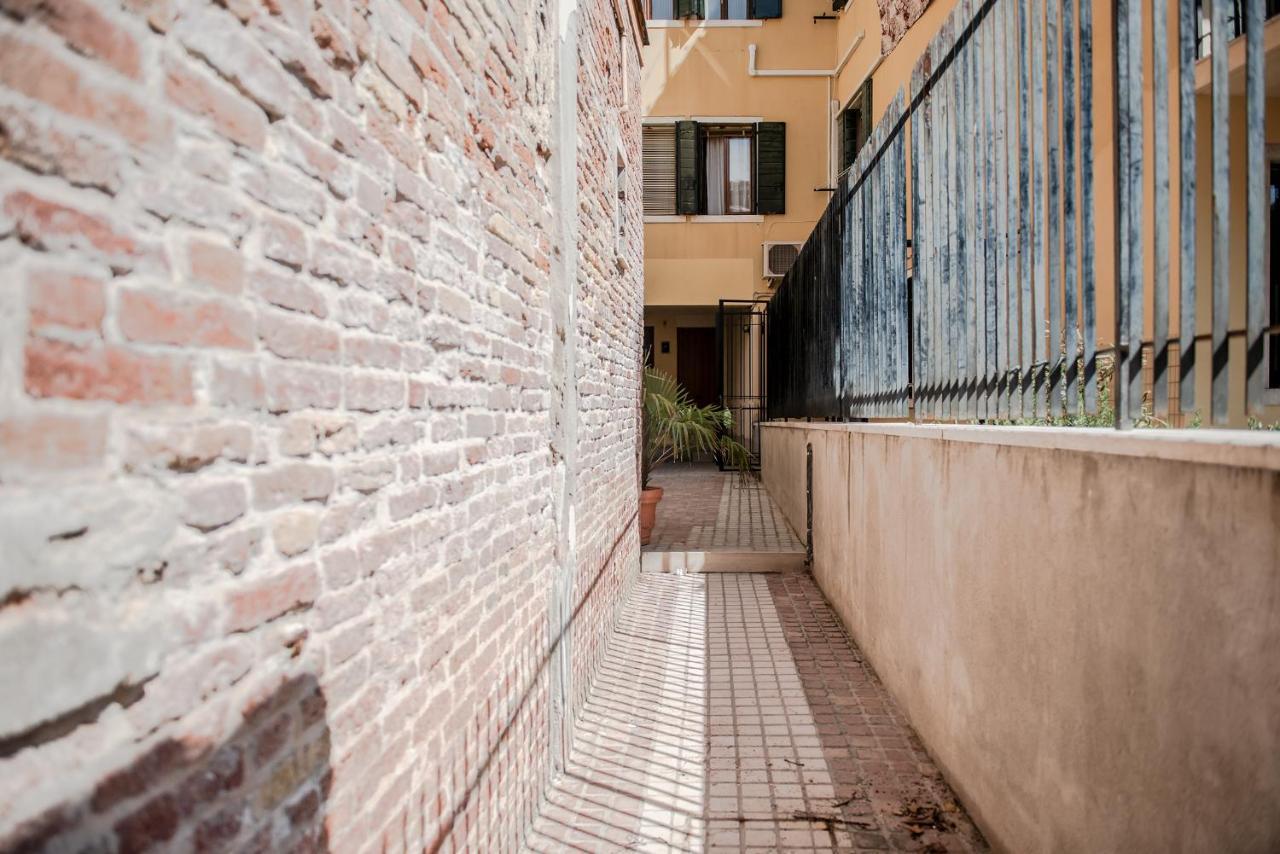 Gondola Rosa, Incantevole Vista Sul Canale 威尼斯 外观 照片
